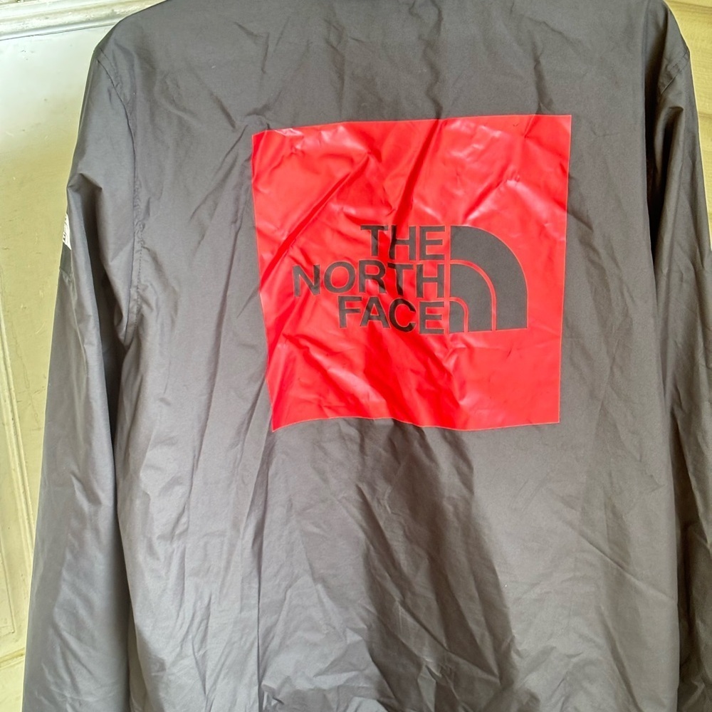 North Face Men's Easy Wind Coaches Jacket - Picture 6 of 11